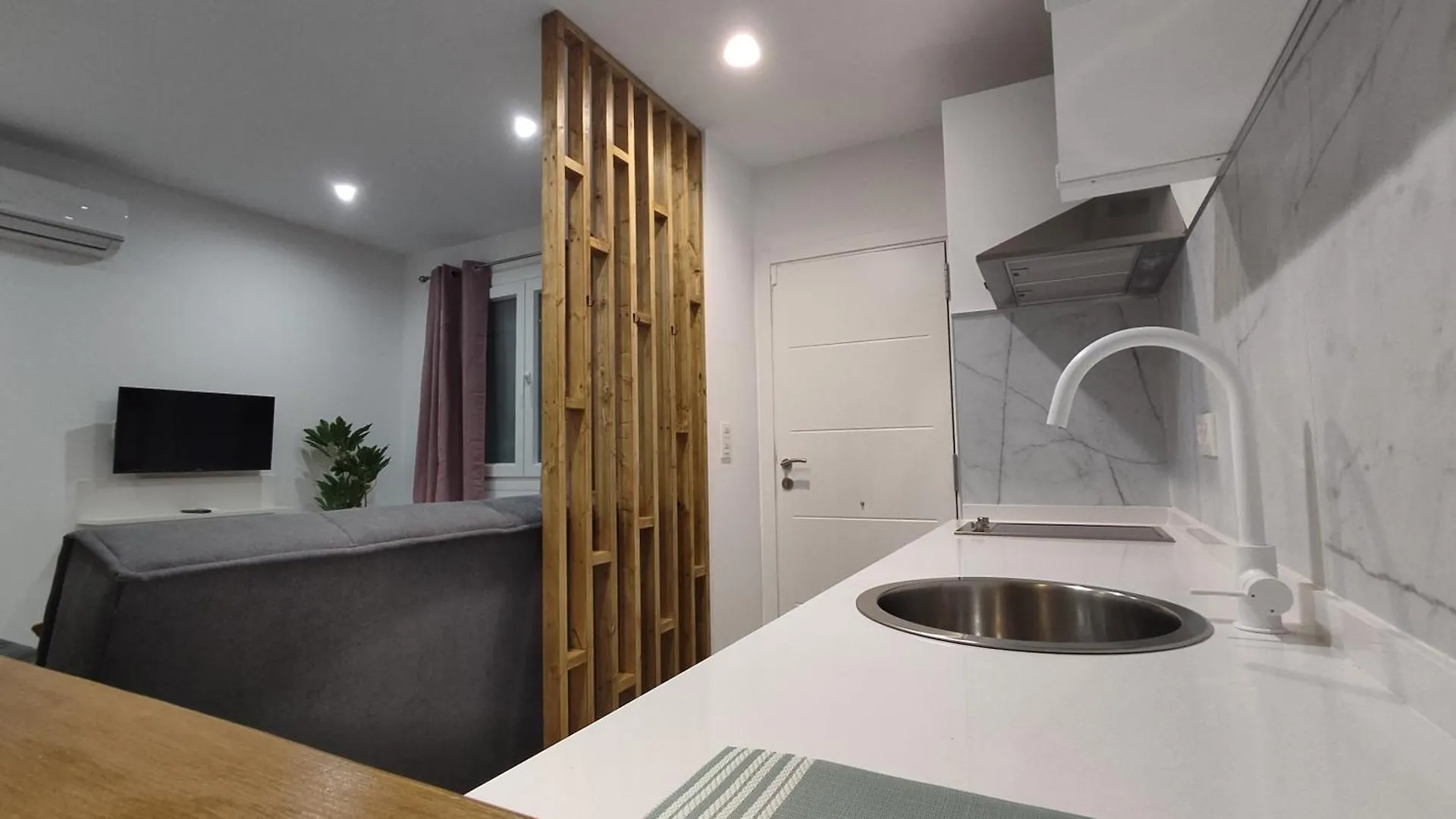Ferola Homes Granada Apartment