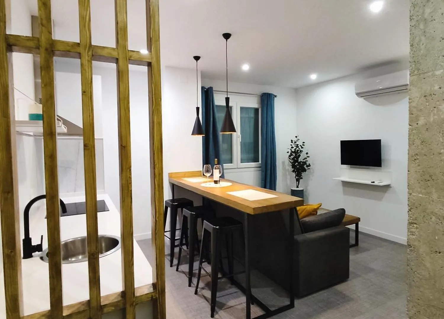 Ferola Homes Granada Apartment
