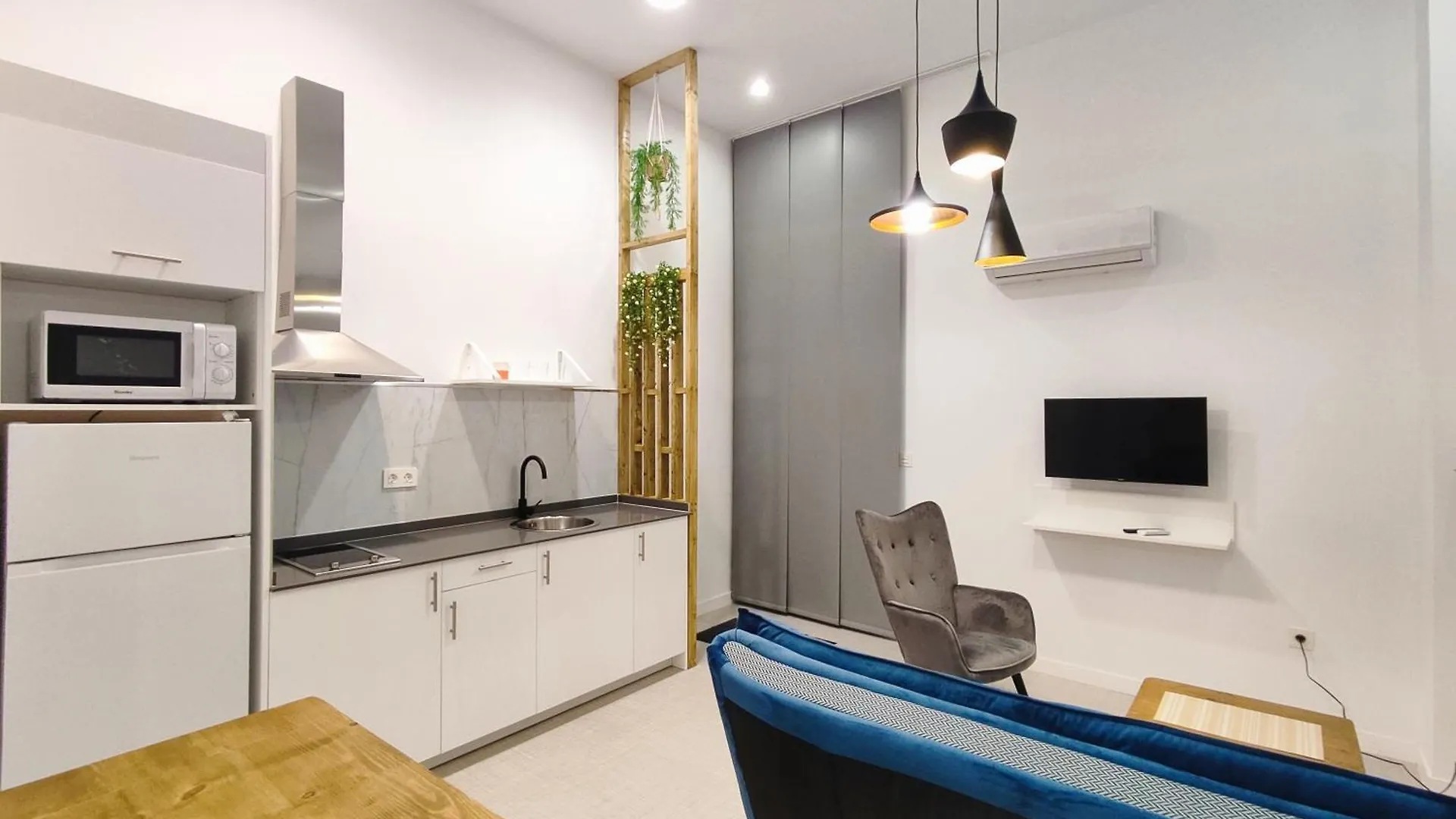 Ferola Homes Granada Apartment